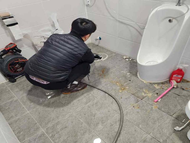 안산 소변기·상가 배관 작업사례 6